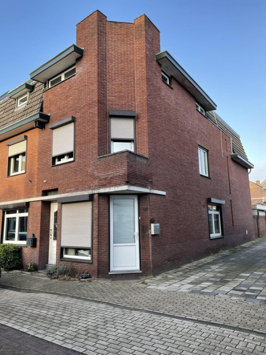 View photo 1/10 of house in Venlo