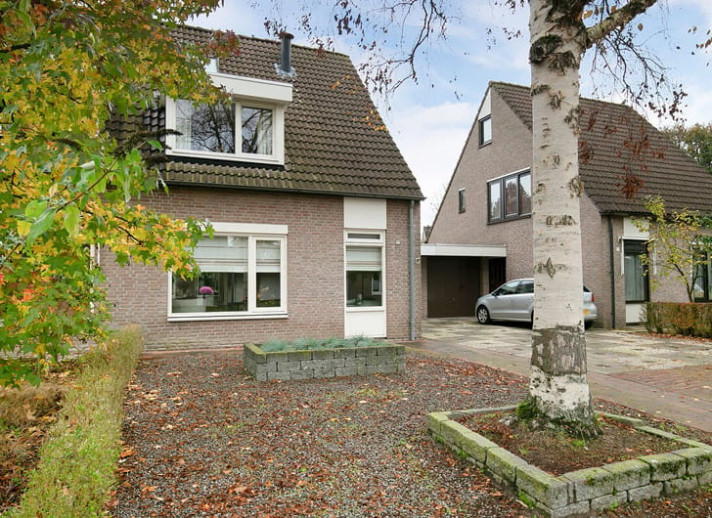 Bekijk foto 1/33 van house in Waalre