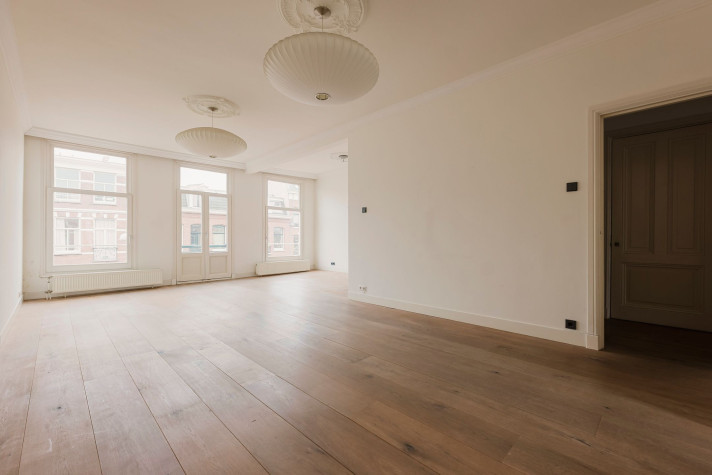 View photo 1/43 of apartment in Amsterdam