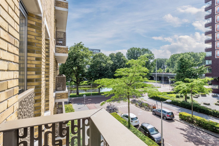 View photo 1/32 of apartment in Amsterdam