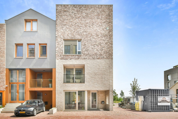 View photo 1/30 of apartment in Amsterdam