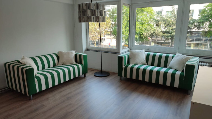 Bekijk foto 1 van 10 van het room in Charleroi