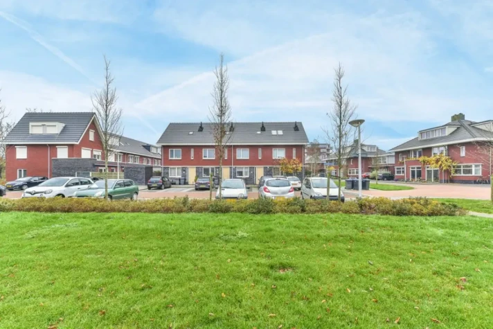 View photo 1/29 of house in Uithoorn