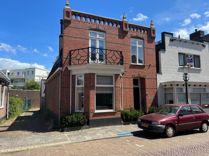 Bekijk foto 1/5 van house in Wassenaar