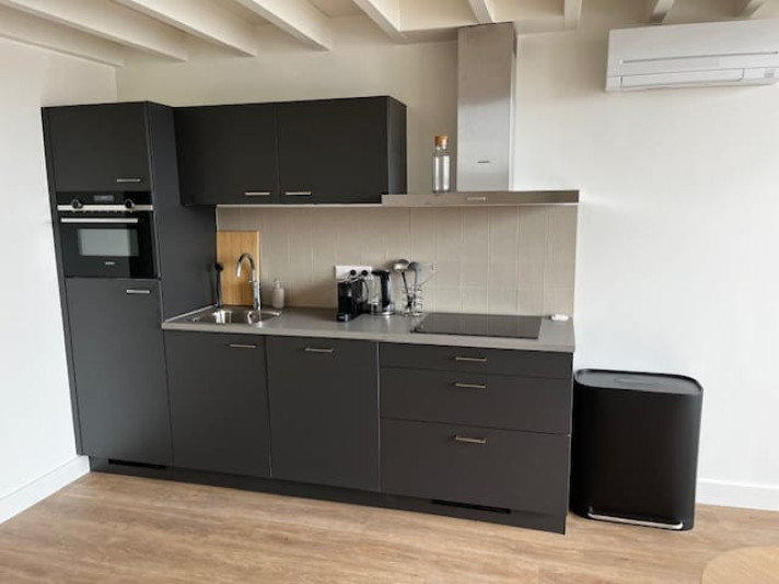 Bekijk foto 1/5 van house in Bussum