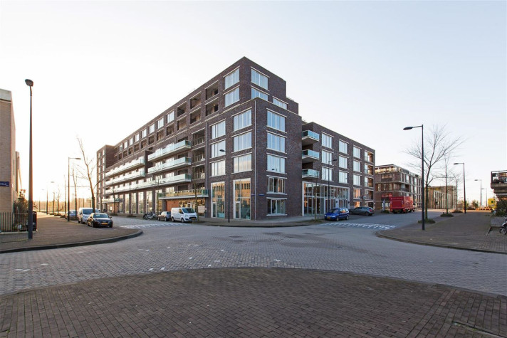 Bekijk foto 1/5 van house in Amsterdam