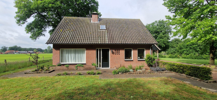 Bekijk foto 1/2 van house in Losser