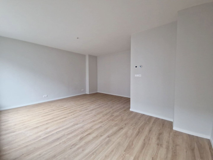 View photo 1/15 of apartment in Rotterdam