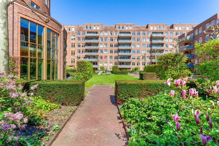 View photo 1/56 of apartment in 's-Gravenhage
