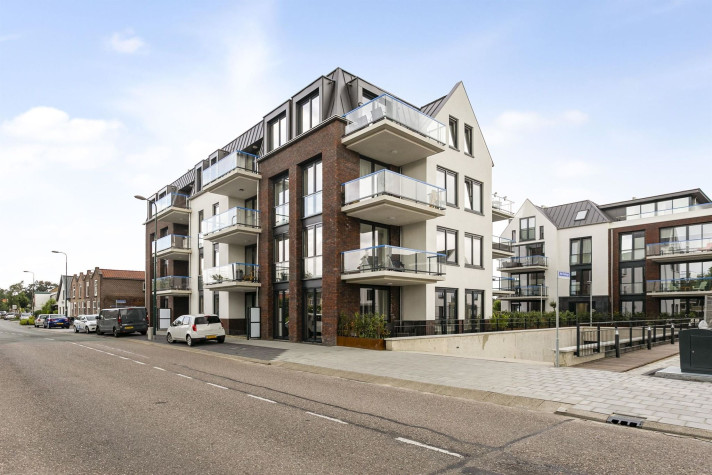 Bekijk foto 1/5 van house in Zoeterwoude