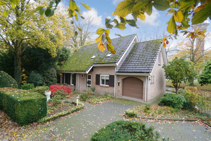 Bekijk foto 1/5 van house in De Bilt