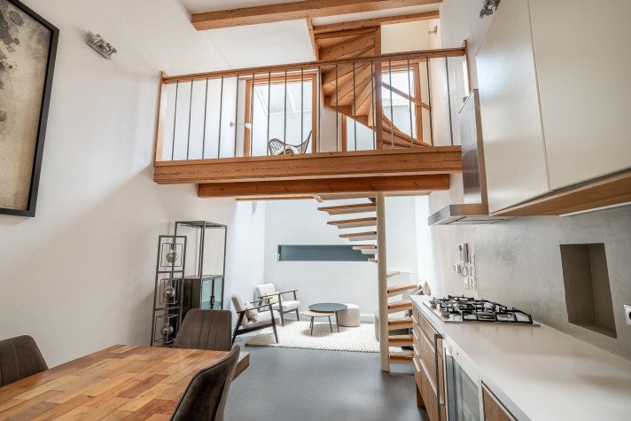 Bekijk foto 1/5 van house in Amsterdam