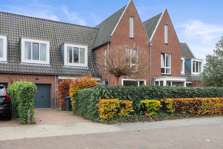 Bekijk foto 1/5 van house in Vught