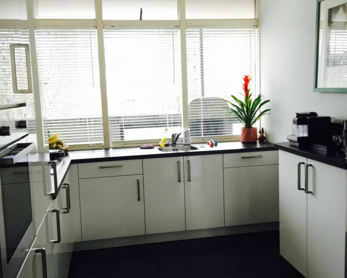 Kamer aan de Stokviswater in Rotterdam