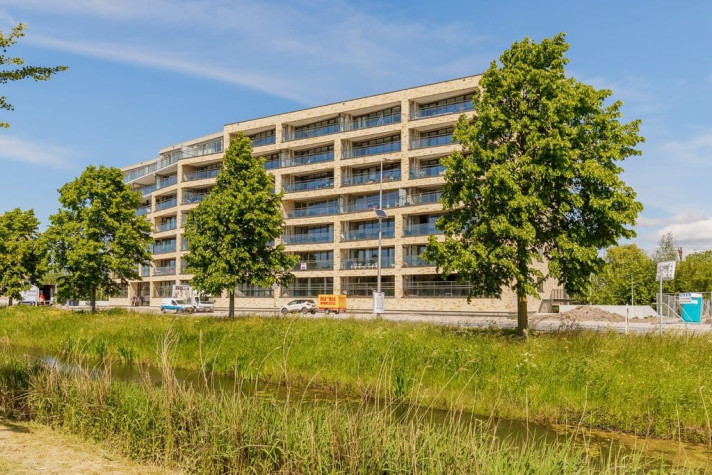 Bekijk foto 1/1 van house in Alphen aan den Rijn