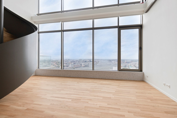 View photo 1/40 of apartment in Amsterdam