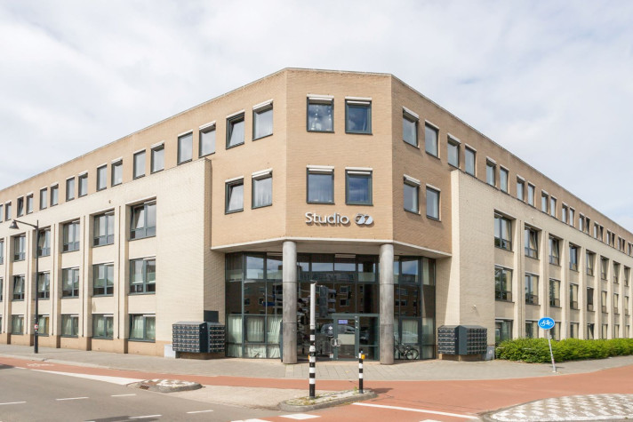 Bekijk foto 1/8 van studio in Eindhoven