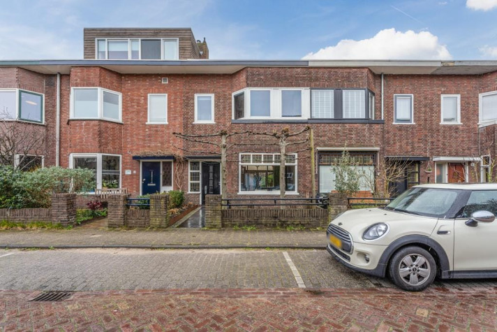 Bekijk foto 1/5 van house in Breda