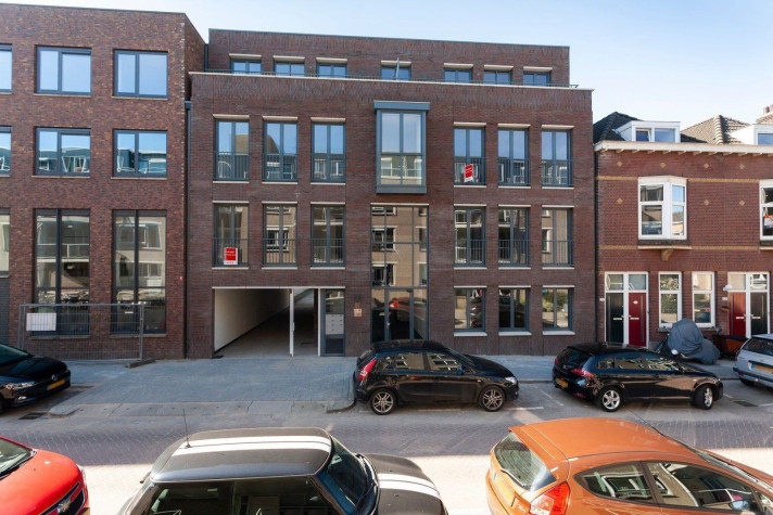 Bekijk foto 1/20 van apartment in Rotterdam