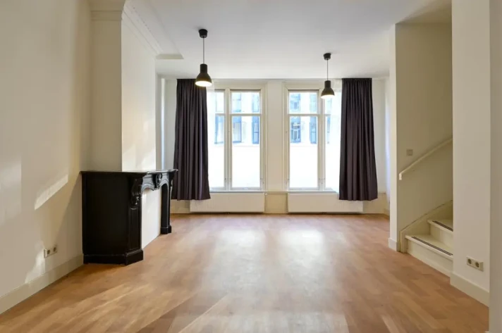 View photo 1/16 of apartment in Amsterdam