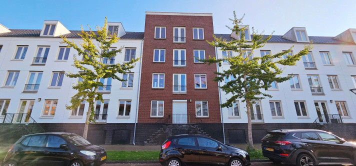 Bekijk foto 1/5 van apartment in Almere