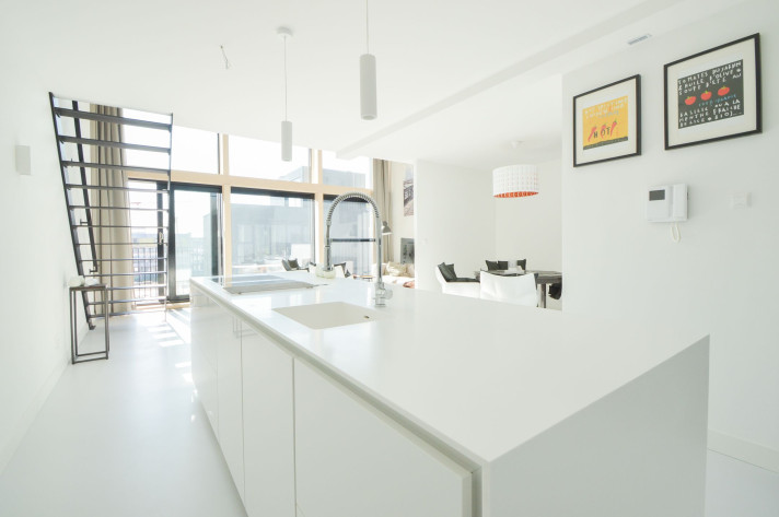 Bekijk foto 1/5 van house in Amsterdam