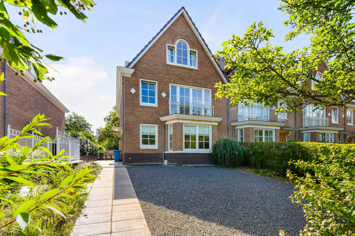 Bekijk foto 1/5 van house in Wassenaar