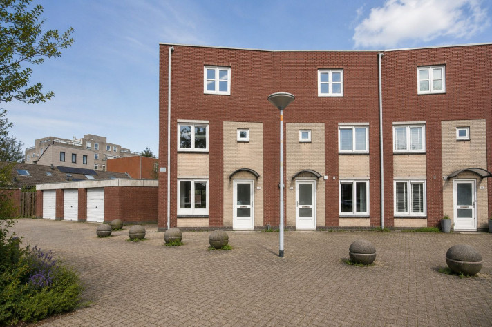 Bekijk foto 1/5 van house in Hoofddorp