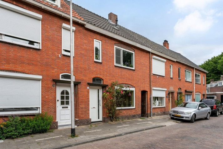 Bekijk foto 1/5 van room in Tilburg