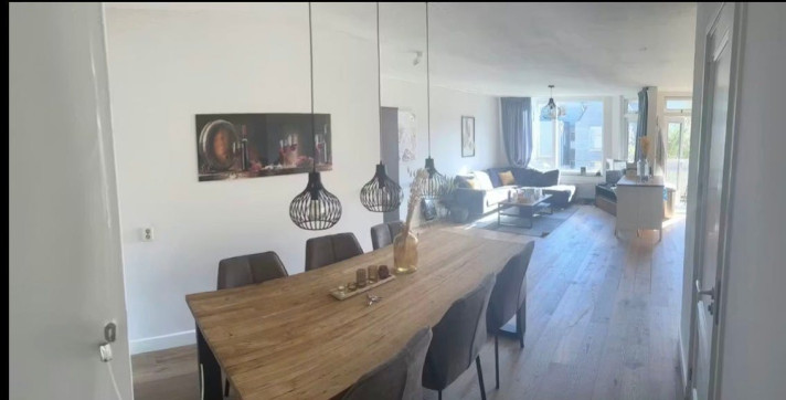 Appartement aan de Frans Halsstraat in Amsterdam (1072 BM)
