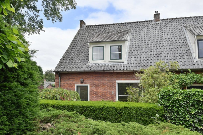 View photo 1/5 of house in Laren