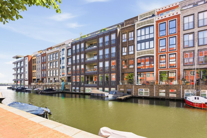 Bekijk foto 1/5 van house in Amsterdam