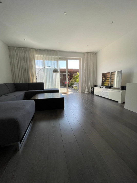 Bekijk foto 1/24 van house in Almere