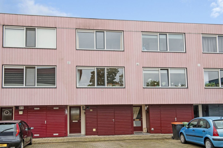 Bekijk foto 1/18 van house in Enschede