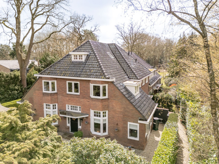 Bekijk foto 1/5 van house in Laren