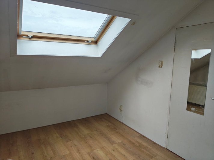 Bekijk foto 1/10 van room in Leiden