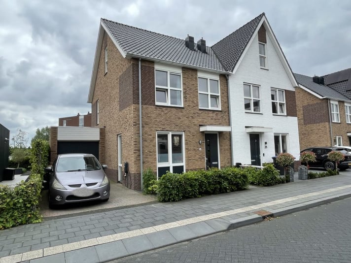 Bekijk foto 1/5 van house in Amersfoort