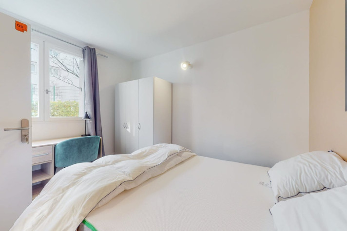Voir la photo 1/8 du type room à Asnières-sur-Seine