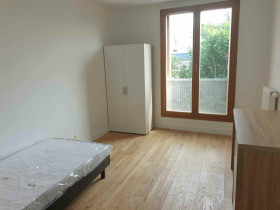 Pièce à Montreuil