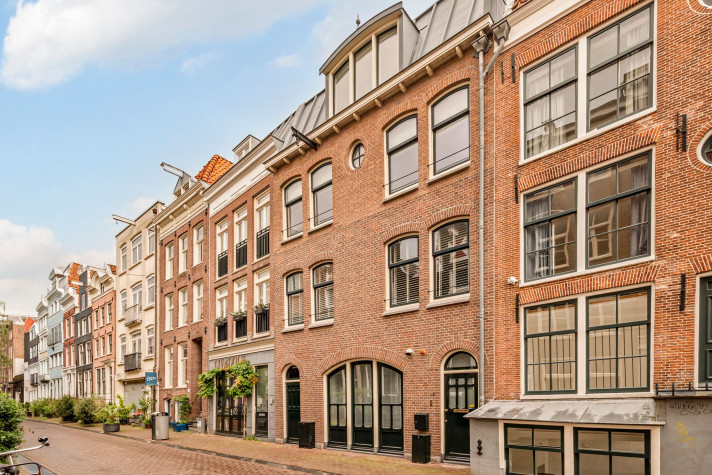 Bekijk foto 1/4 van house in Amsterdam