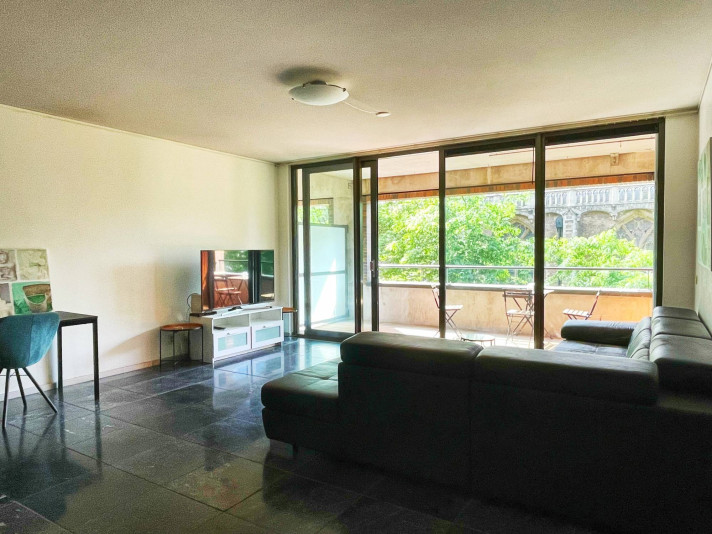 View photo 1/25 of apartment in Rotterdam
