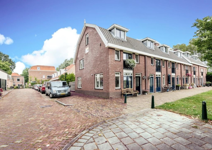Bekijk foto 1/5 van house in Weesp
