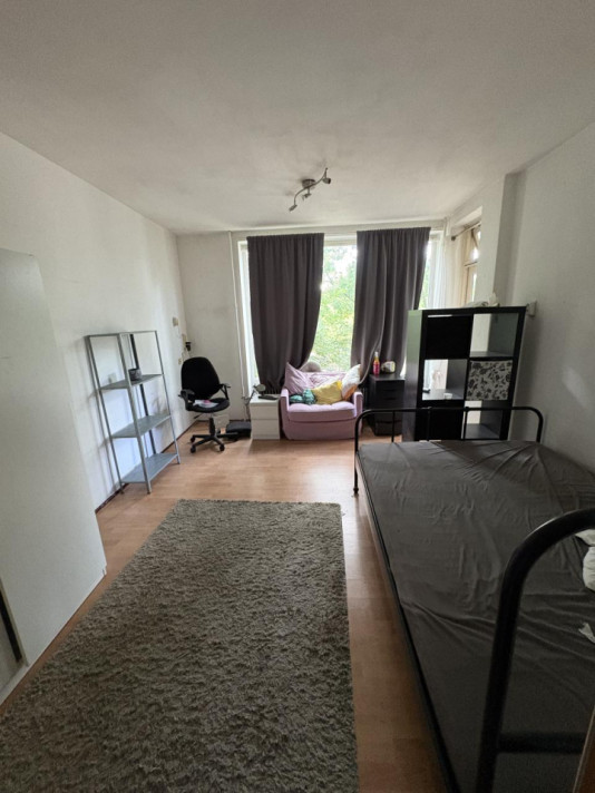 Kamer aan de De Lange West in Smallingerland