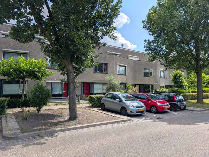 Bekijk foto 1/30 van house in Almere