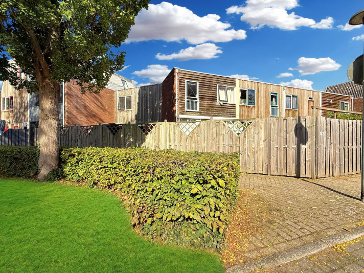 Bekijk foto 1/5 van house in Almere