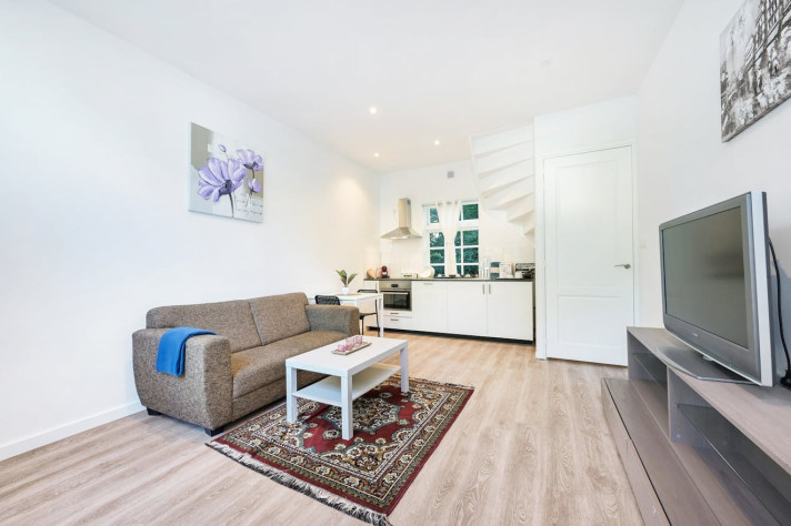 Bekijk foto 1/10 van house in 's-Gravenhage