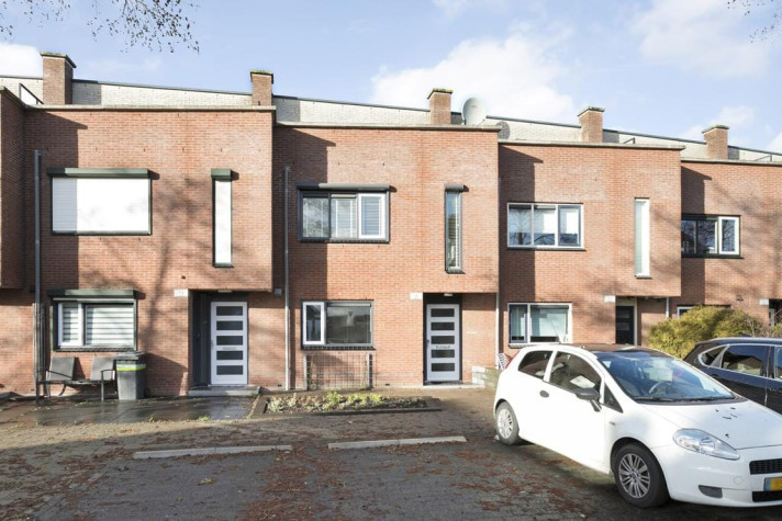 Bekijk foto 1/5 van house in Hellevoetsluis