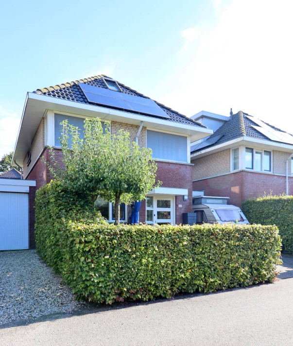 Bekijk foto 1/5 van house in Elst