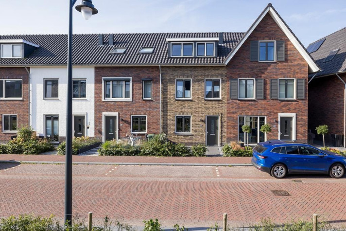 Bekijk foto 1/5 van house in Hoofddorp