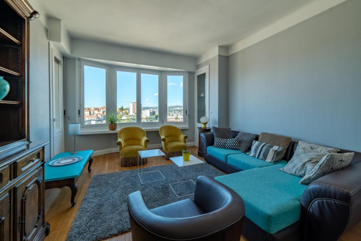 Voir la photo 1/12 du type apartment à Saint-Étienne